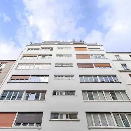 De Charme Proche De La Place De La Nation Apartment
